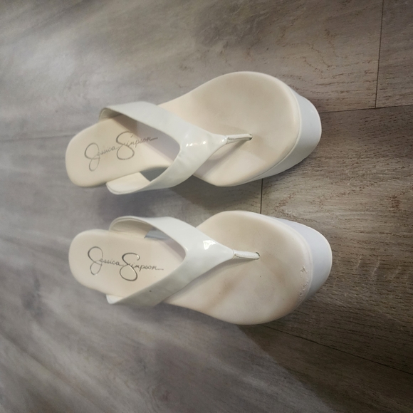 Jessica Simpson Women's Platforms White Flip Flops - Picture 1 of 4